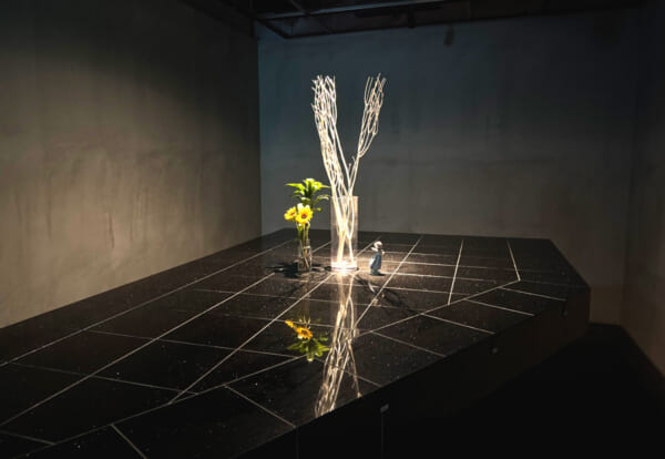 カレッタ汐留の「ハードコア立ち食いそば」が異次元すぎる　辛つゆと極硬麺がクセに