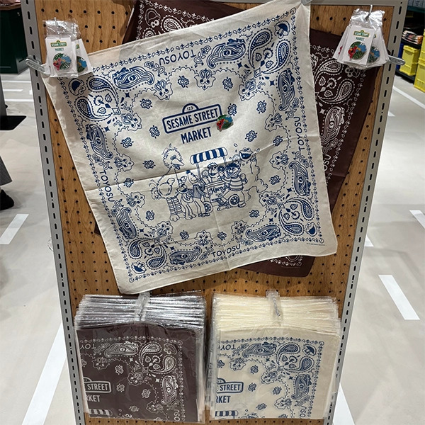 セサミストリートマーケット　豊洲店限定　ドーナツショップバンダナ　2枚組　新品