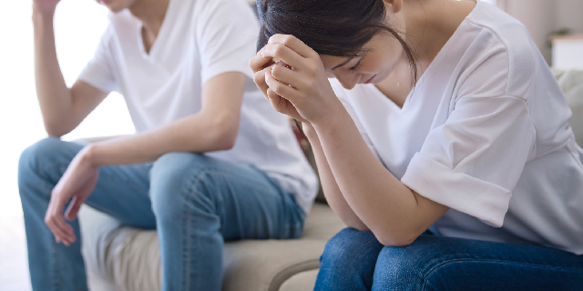 妻の産前産後は男性も追い詰められている…？（metamorworks / PIXTA）