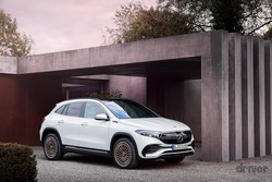 ����2��EQ�ɡ֥�륻�ǥ����٥�� EQA�פ��ܹ�ȯɽ�� GLA��ー���Υ���ѥ���SUV�ǡ���³��Υ��426km