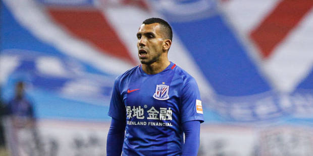 ���Ǥ鷺��2������Υƥ٥�������ĥե��󤬷��ܤ�