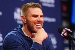 試合後、取材に応じたドジャースのフレディ・フリーマン【写真：荒川祐史】