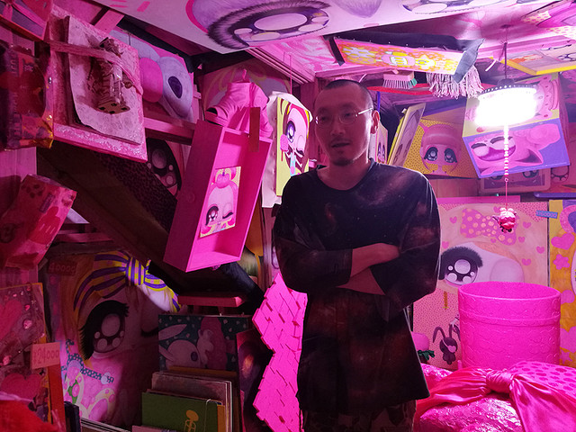 竹ノ塚にあるピンクの館「あさくら画廊」が激ヤバ！屋上でUFO