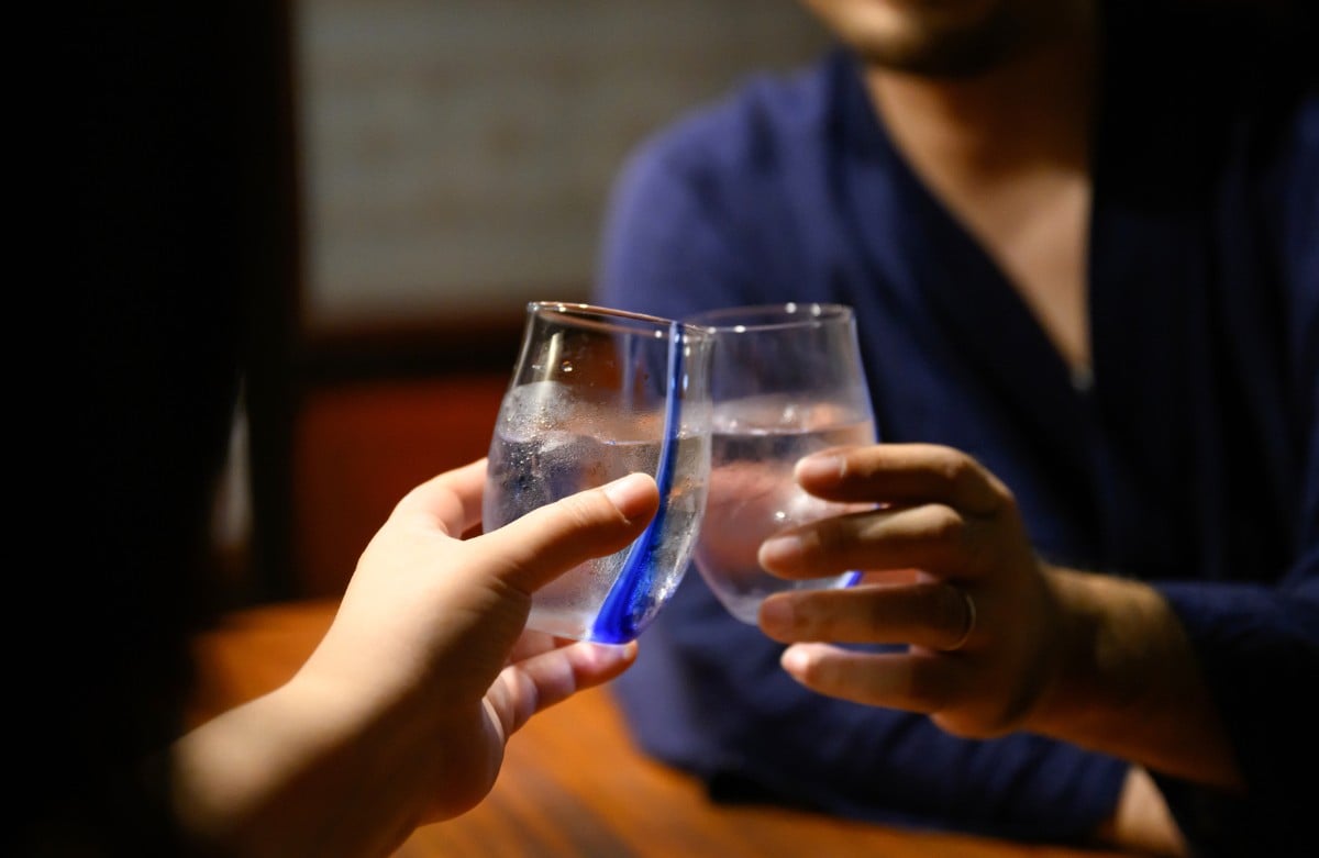 PTA人妻 43歳シングルマザーが落ちた“PTA不倫”…イケメン会長と2度目の食事で「理性が崩壊」 - ライブドアニュース