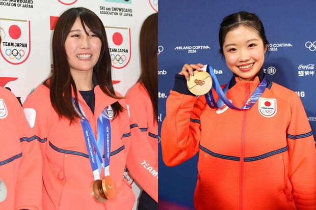 スノーボード女子で金、銅メダルを獲得した村瀬心椛(左)と、フィギュア女子シングルで銅メダルの中井亜美