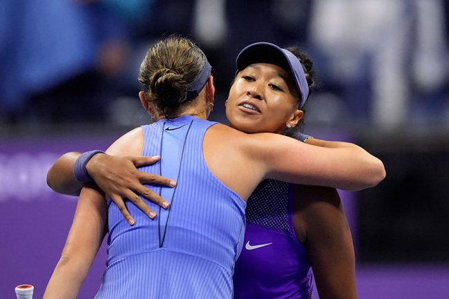 準決勝で死闘を繰り広げた大坂なおみとアマンダ・アニシモバ（手前）【写真：ロイター】