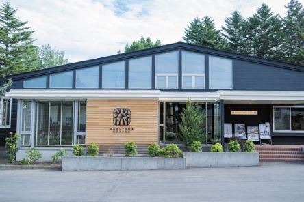 軽井沢の自然を感じながら、ゆったりできる落ち着いた雰囲気が特徴