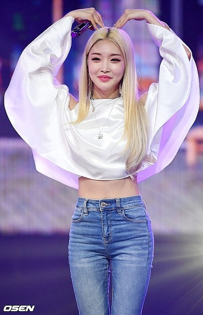 Photo I O I出身キム チョンハ 7 3放送 Show Champion で1位獲得 宇宙少女 ヨンジョンも祝福 ライブドアニュース
