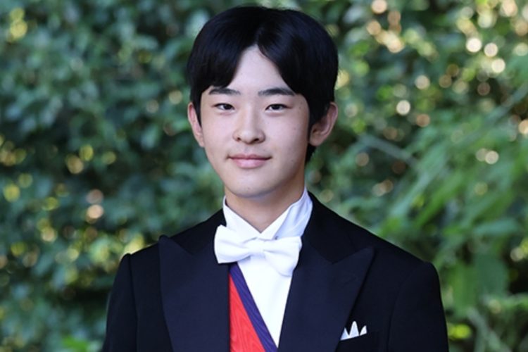 練習後はモップがけも…悠仁さま、大学のサークルでは「特別扱い」なしか