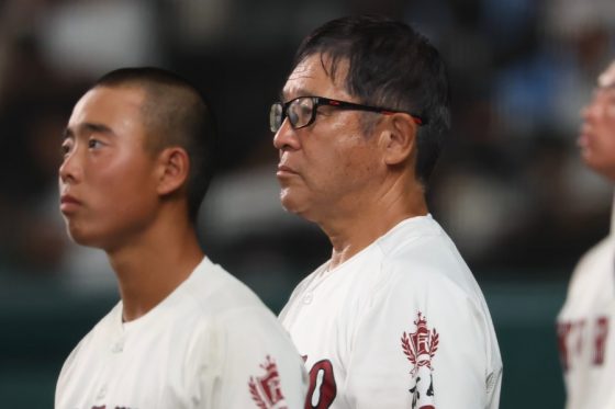 初戦の指揮を執った広陵・中井哲之監督【写真：加治屋友輝】