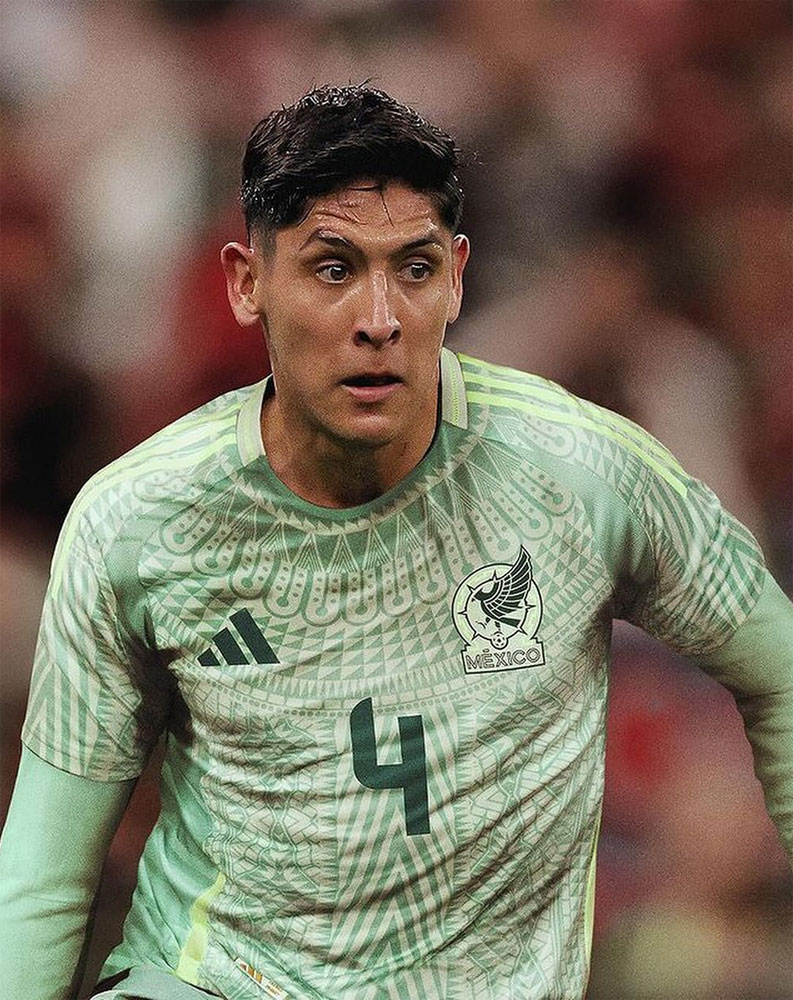 今回も強烈！メキシコ代表、「鷲の羽」デザインの新ユニフォーム発表