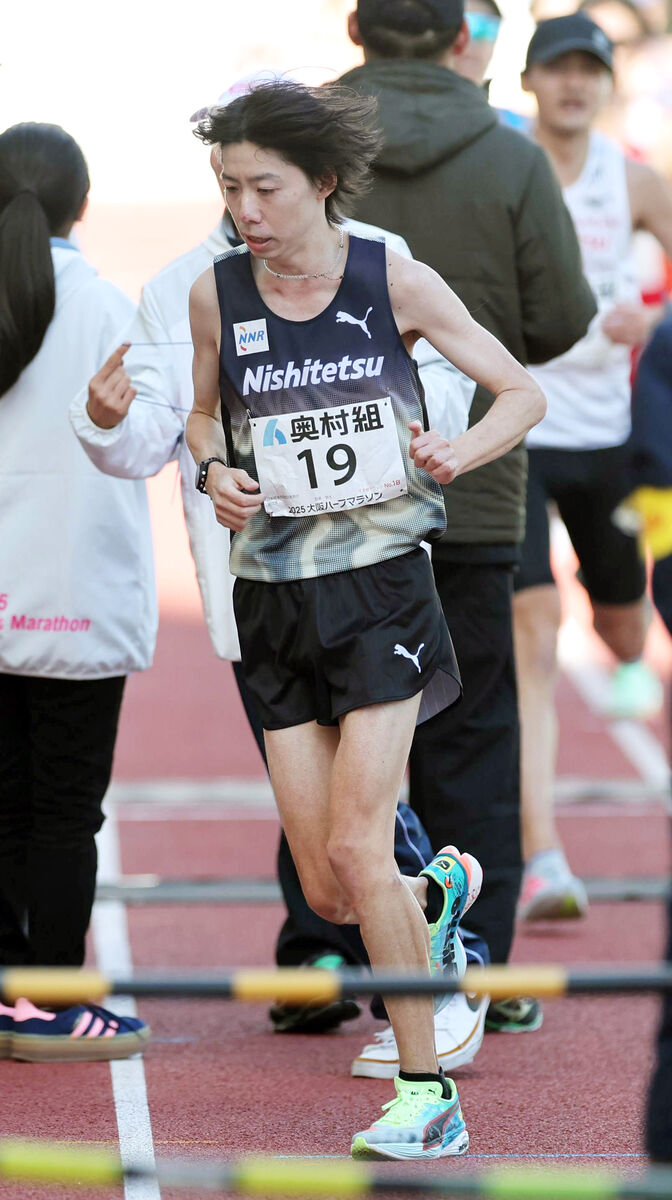 【画像】元日本記録保持者の設楽悠太が大阪ハーフマラソン優勝 再び記録挑戦へ「近づける走りができる感じ」 - ライブドアニュース