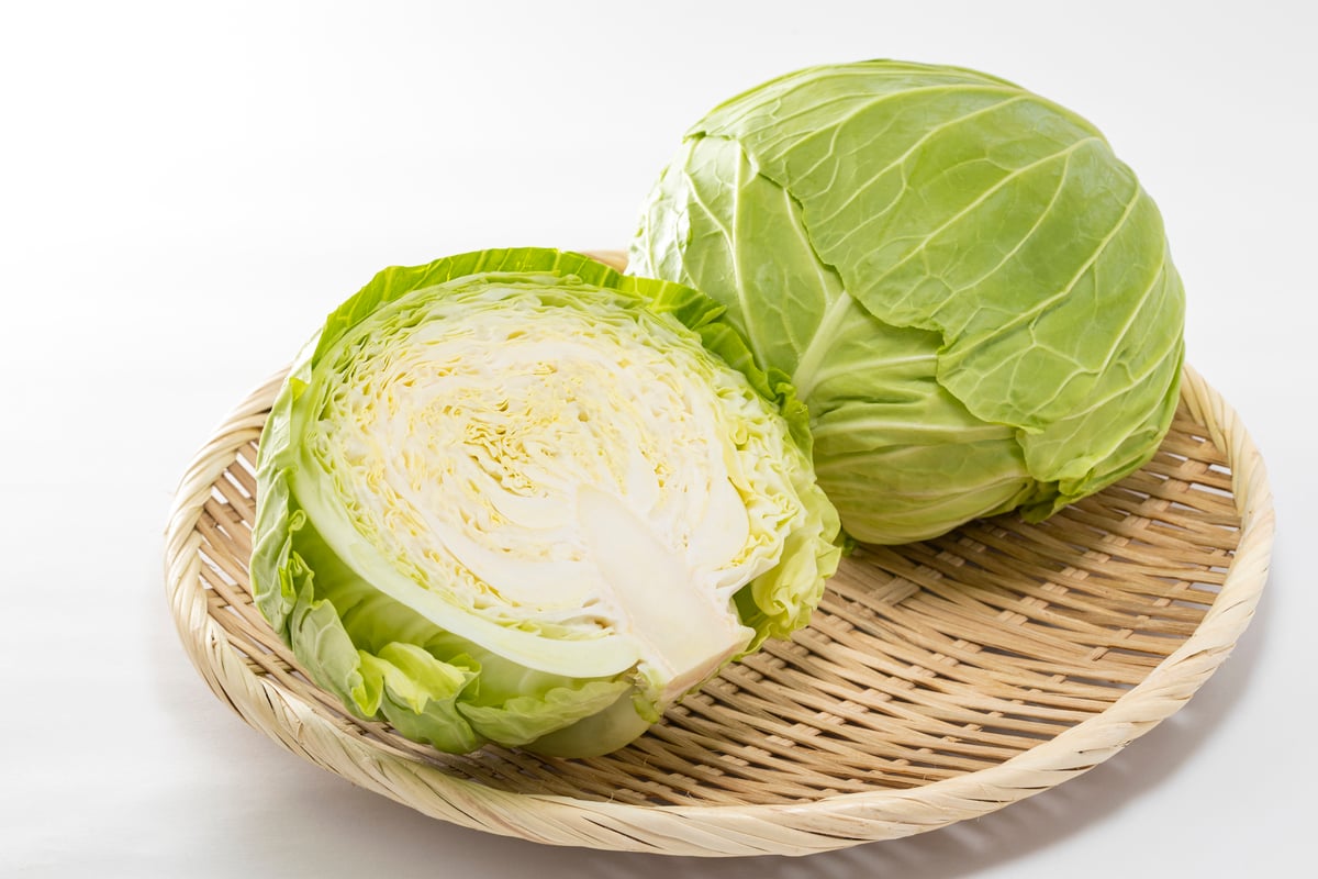 キャベツを食べ過ぎた場合に生じるリスクとは?