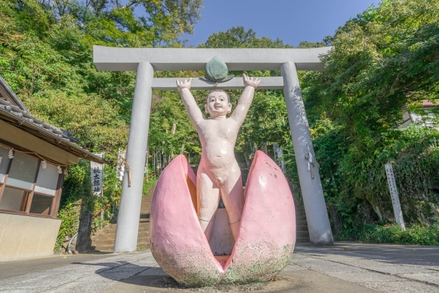 芸術の神髄？「ヘタウマ」なコンクリート像を東海に500体以上残した浅野祥雲