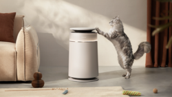 Dreame FP10は、世界初ローラーブラシ自動清掃ペット用空気清浄機。360°フィルター・18畳対応・PCADR 350㎥/h・体重計測トレー・アプリ遠隔操作・HEPA13で4万8,300円から。多頭飼い家庭向け。