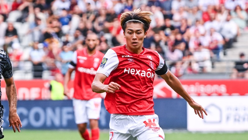 スタッド・ランス中村敬斗、頭でアシストシーン！30歳のスティル監督は