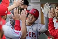 Mlb 大谷翔平が頭ポンポン 和む18cm差の1枚に 大谷ロス のファン反響 突然で心荒ぶる ライブドアニュース