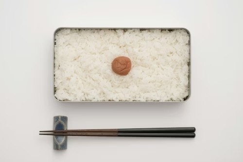 同級生の「白米だけのお弁当」→気づいた同級生の話に10万いいね!最後の展開までほっこりする【ママリ】