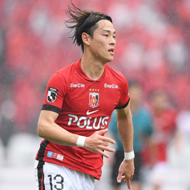 モデル妻のインスタグラムに登場した浦和の渡邊。写真：鈴木颯太朗