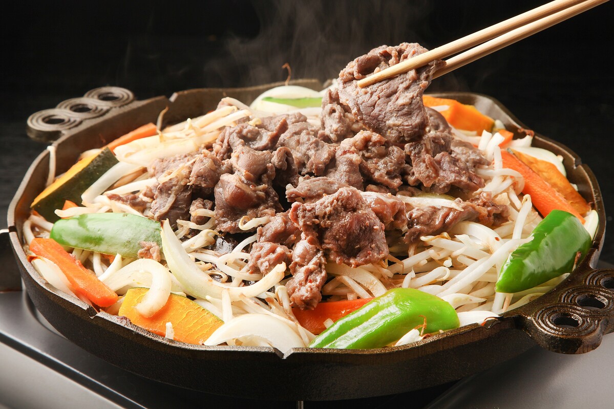 全国の「ご当地グルメ」を調査 ジンギスカンは76%、ちゃんちゃん焼きは9%