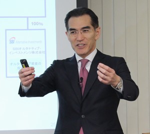 モーニングスター２０年３月期第３四半期決算を売上高は８期連続の増収、経常利益は１１期連続の増益だった。（写真は、２０２０年３月期第３四半期決算を説明するモーニングスター代表取締役社長の朝倉智也氏）