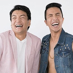 右ひじ左ひじ交互に見て 2700が改名 ライブドアニュース 右ひじ左ひじ交互に見て 2700が改名 ライブドアニュース