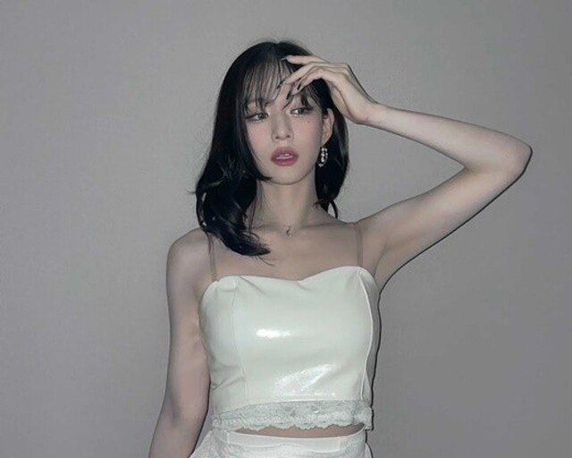 fromis_9 イ・チェヨン、デビュー4周年をお祝い…魅惑的な近況ショット