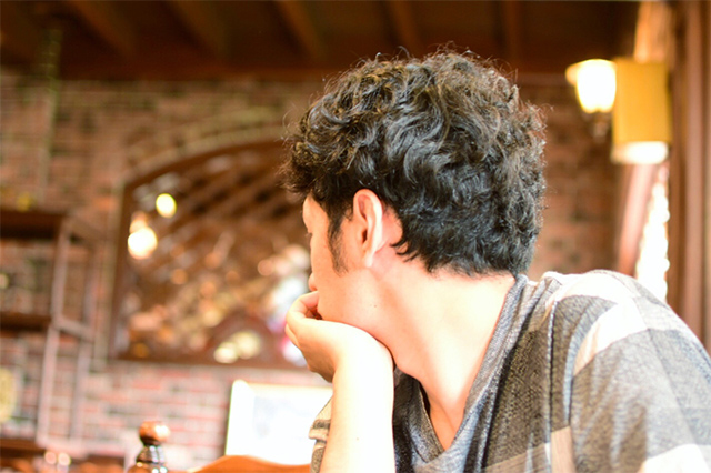 素っ気ない の意味は 素っ気ない態度の男性心理とその対処法 Peachy ライブドアニュース