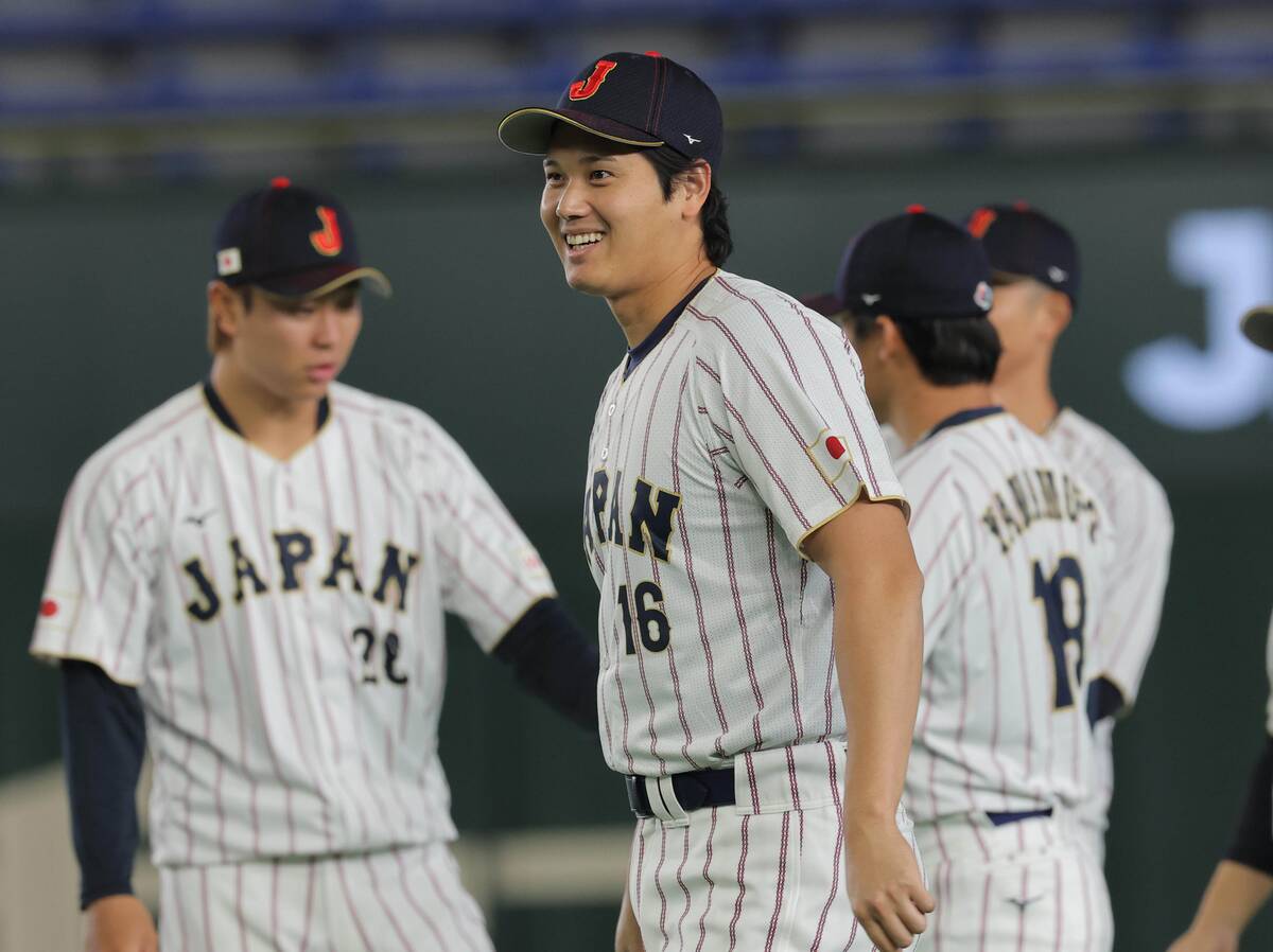 侍ジャパンの大谷翔平（中央）ら