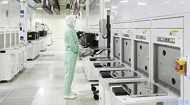 東芝メモリ四日市工場(三重県四日市市)