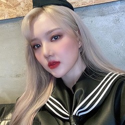 GFRIEND���С�5�ͤ�³�����Ŀͥ��󥹥����ߡĽ���Ƥ˥ե��󴿴�