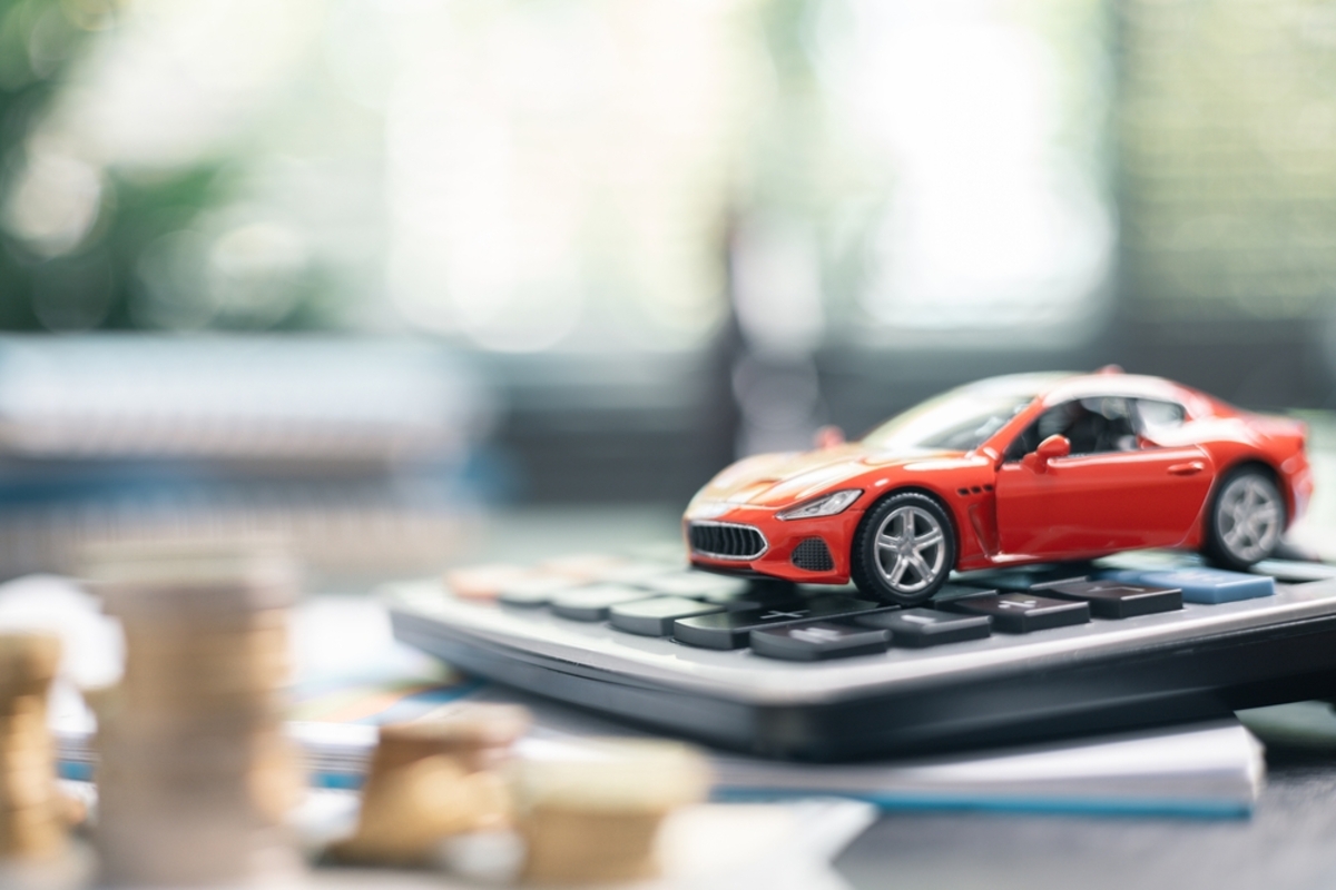 アルファードvsランクル、5年で乗り換えるなら前者のほうが家計に優しい？