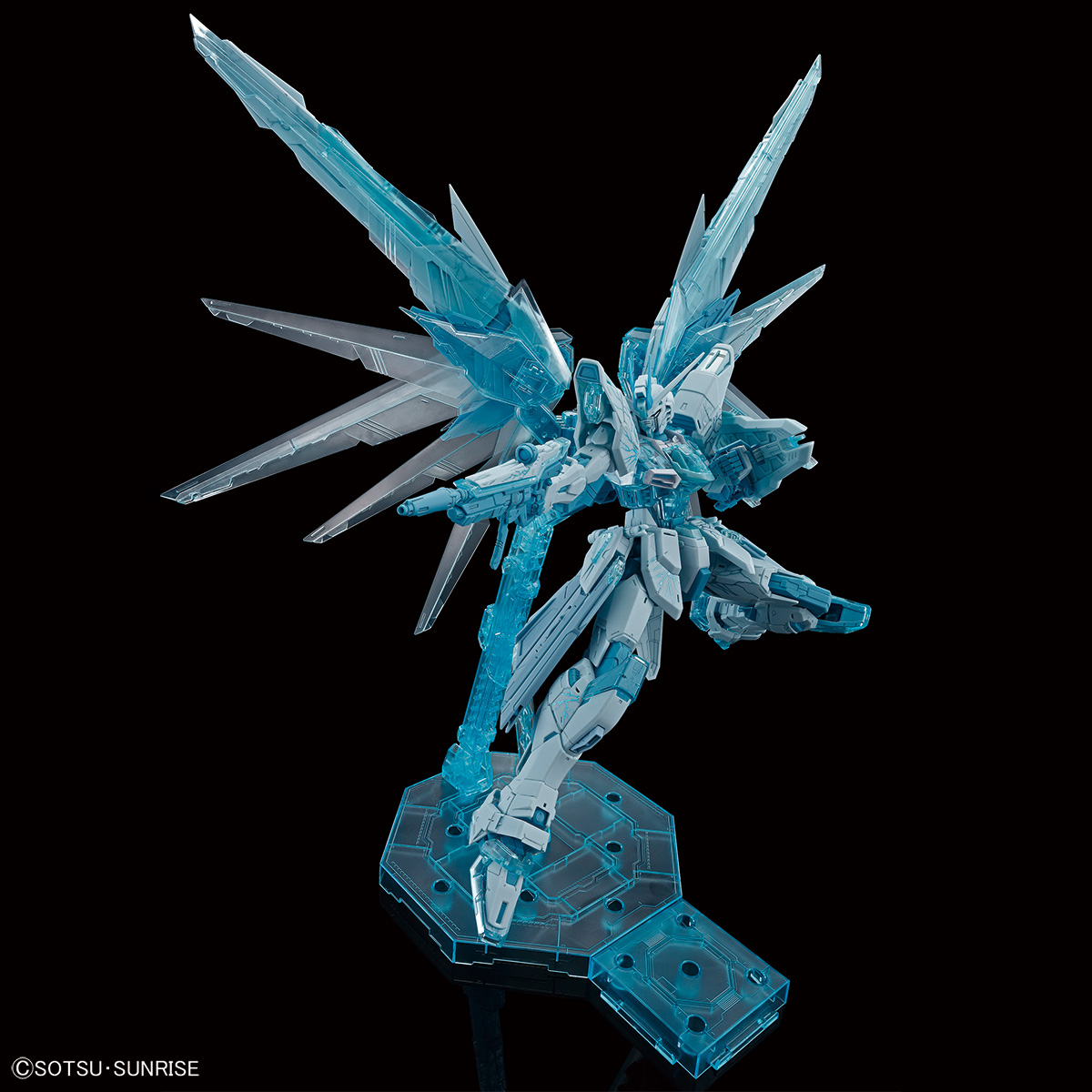 ガンダムベースにて限定カラーの「MG 1/100 フリーダムガンダム Ver