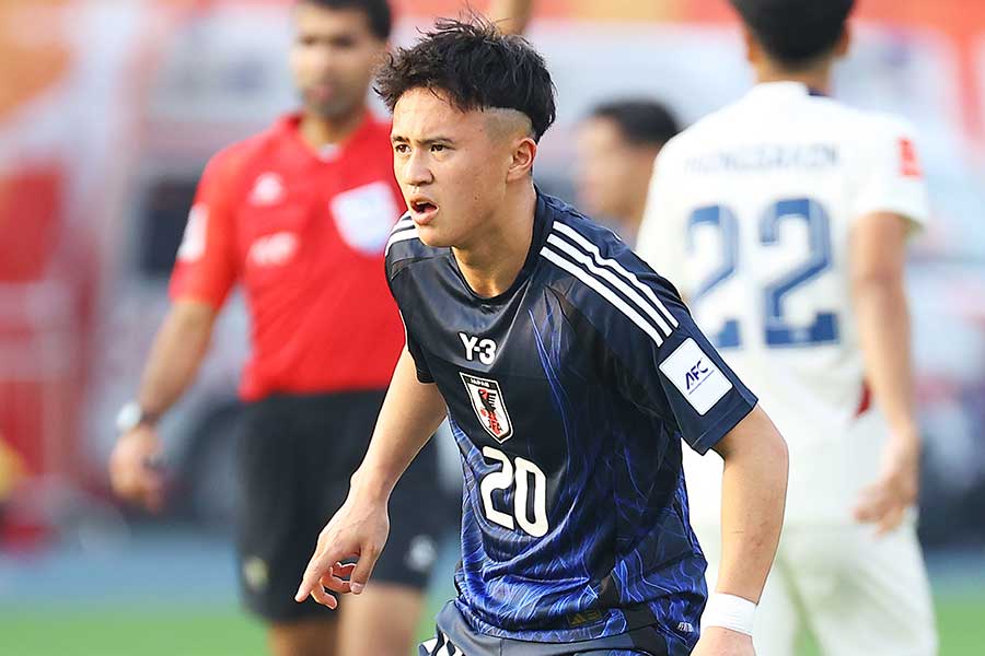 ヴァランシエンヌでプレーする高岡伶颯【写真：アフロ】