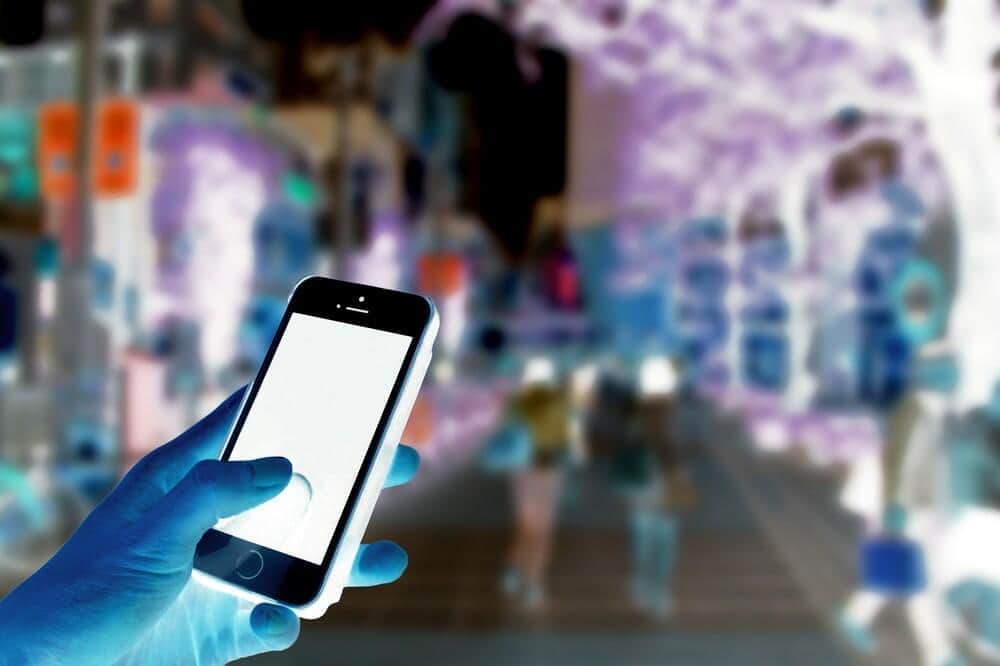 暴行をスマホで撮影していた（写真はイメージ）