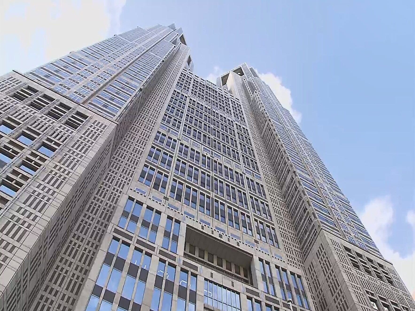 【悲報】尾木ママ「欠席連絡をメールでだなんてダメよ！教師と保護者が男女の仲になるの！」←コレwww ニュース情報