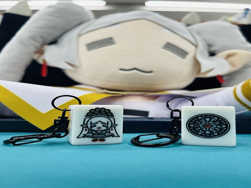 【ステッカー&アウラもセット】葬送のフリーレン　ミニぬいぐるみ　キーホルダー 葬送のフリーレン ぬいぐるみ キーホルダー】ステッカー&アウラも