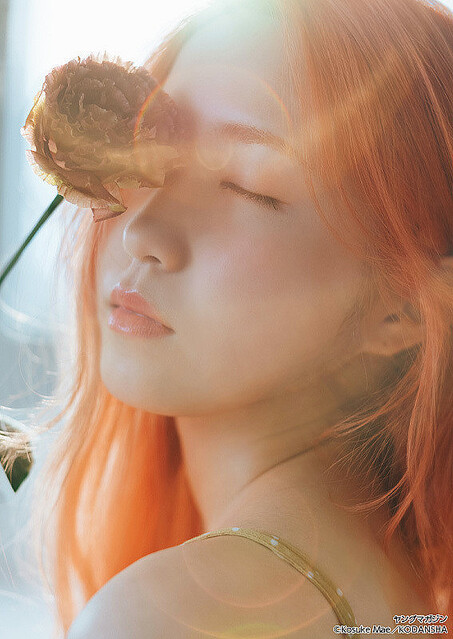 本田仁美、7年ぶり『ヤンマガ』登場で表紙も…オレンジ髪でエモグラビア