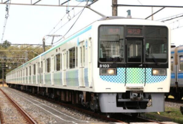 西武8000系（乗りものニュース編集部撮影）