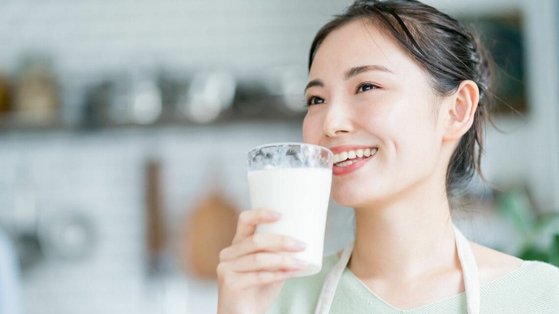 牛乳の効能、実は「朝昼夜で変わる」和田秀樹医師が飲み方を解説
