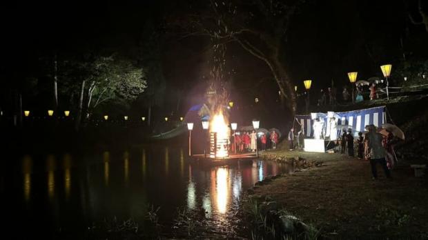 「花咲くいろは」の聖地、湯涌温泉で「ぼんぼり祭り」ファンが集う 金沢