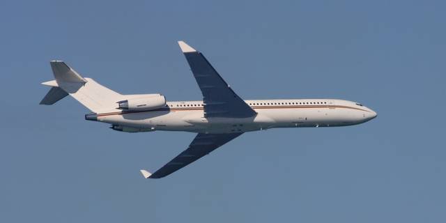 T字尾翼が特徴のボーイング727（やんちんぐ / PIXTA）