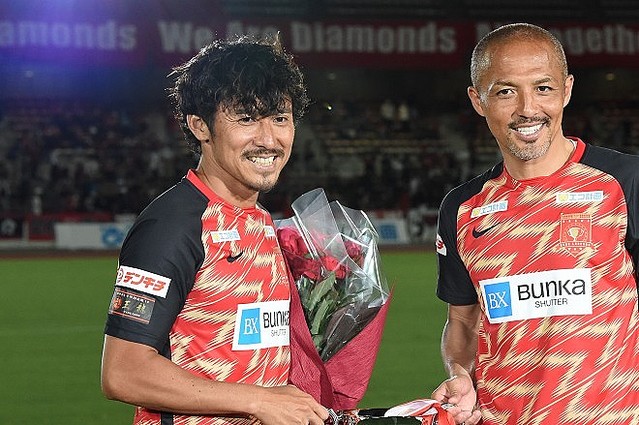 強いレッズに戻さないといけない」平川忠亮が引退試合で感じた、今の