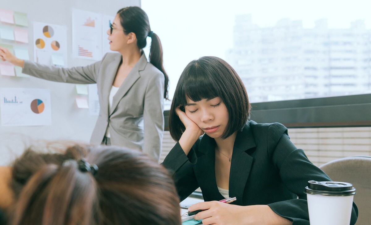 「この会議、出る意味あります?」業務に多大な悪影響を及ぼす〈無駄な会議〉はなぜ増殖するのか…減らす方法もズバリ解説