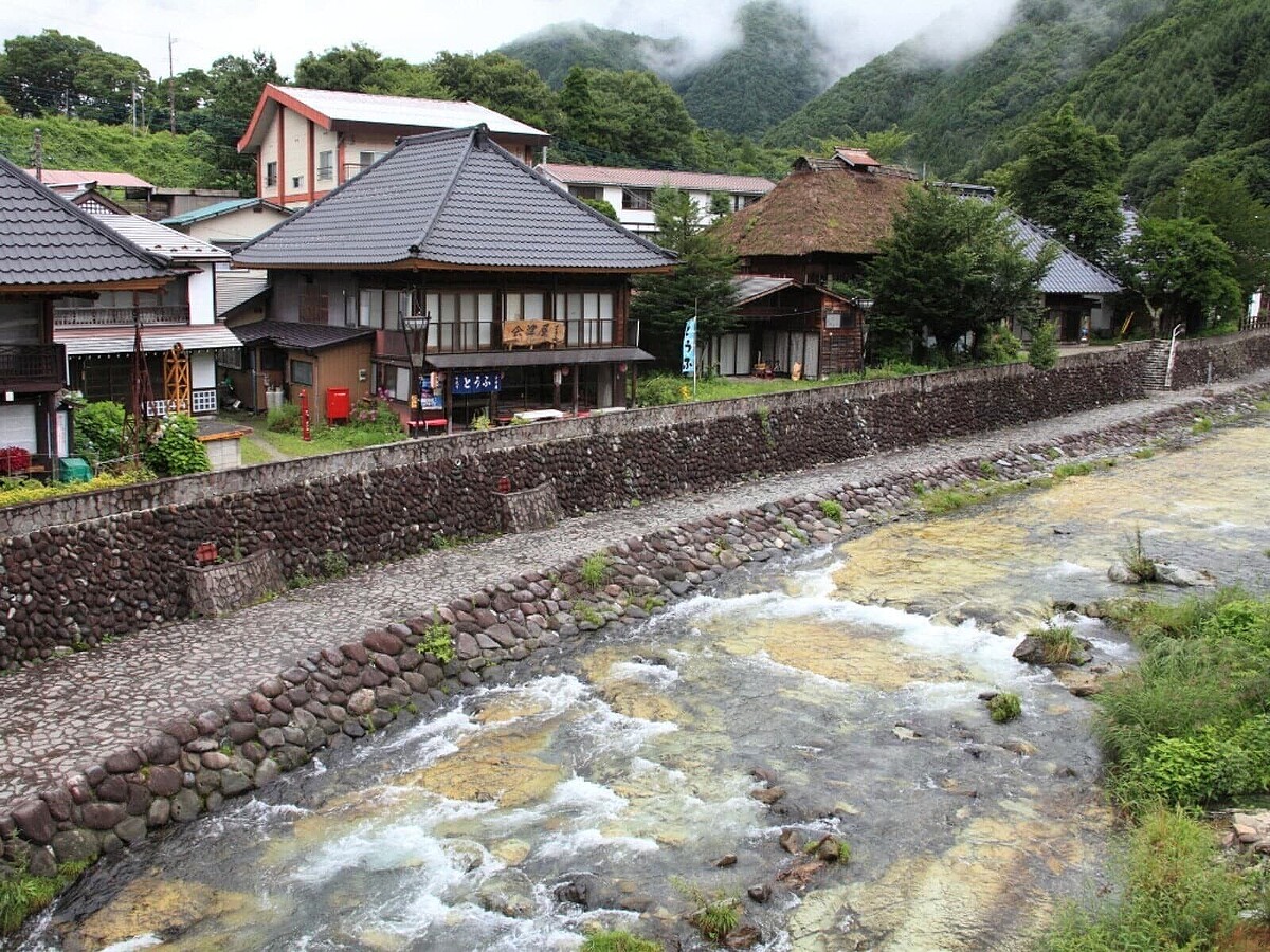  All About �˥塼���Խ���������250�ͤ��оݤ˼»ܤ��������ɱؤ˴ؤ��륢�󥱡��ȡפ�Ĵ����̤��顢����Ϻ��Ŵ���ɤ�Τ��񤷤��Ȼפ������ڸ���ʪ��ءץ�󥭥󥰤�ȯɽ�� 2�̡�������פ��ޤ���1�̤ϡ� 