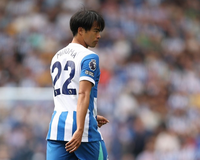 プレミア開幕戦に先発した三笘。自身の見せ場は限られ、チームも勝利を逃した。（C）Getty Images