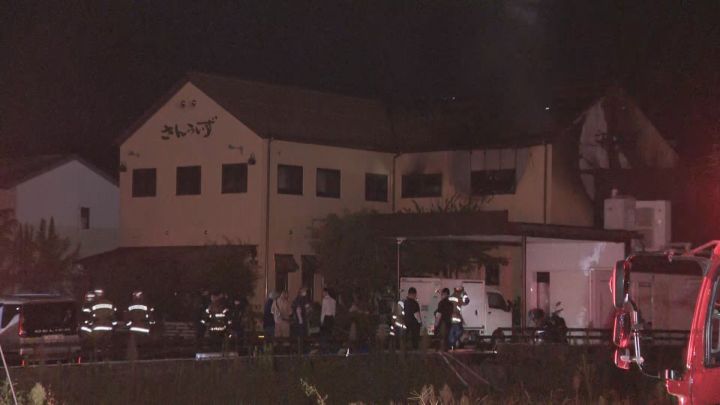 岐阜県本巣市のケーキ店で放火とみられる火災が発生し、死者が3人に増加