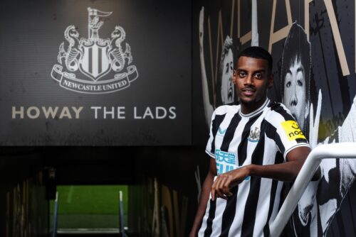 ニューカッスルがFWイサク獲得を発表！ 背番号「14」移籍金はクラブ