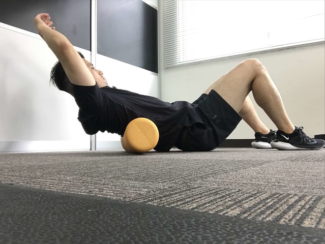 肩こりをセルフケアできる ストレッチポール の効果的な使い方3選 ライブドアニュース