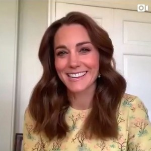 キャサリン妃を援護する声も続出(画像は『Duke and Duchess of Cambridge 2020年5月7日付Instagram「The Duchess and the @NationalPortraitGallery are inviting the people of the UK to submit a #HoldStill2020 photographic portrait, which you have taken during these extraordinary times.」』のスクリーンショット)